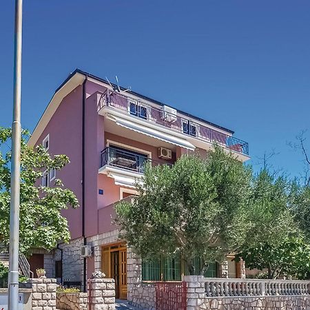 Cozy Apartment In Novi Vinodolski With Kitchen Bagian luar foto