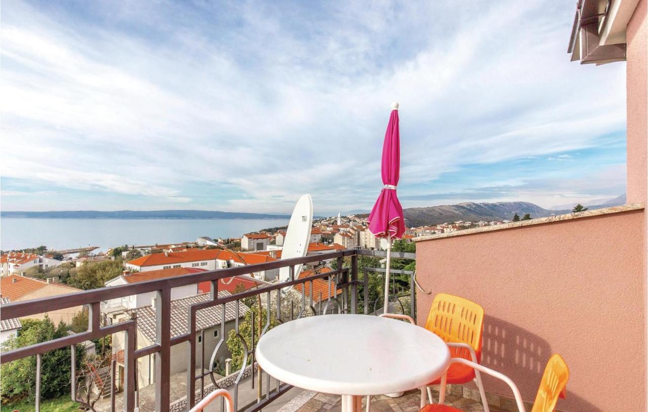 Cozy Apartment In Novi Vinodolski With Kitchen Bagian luar foto