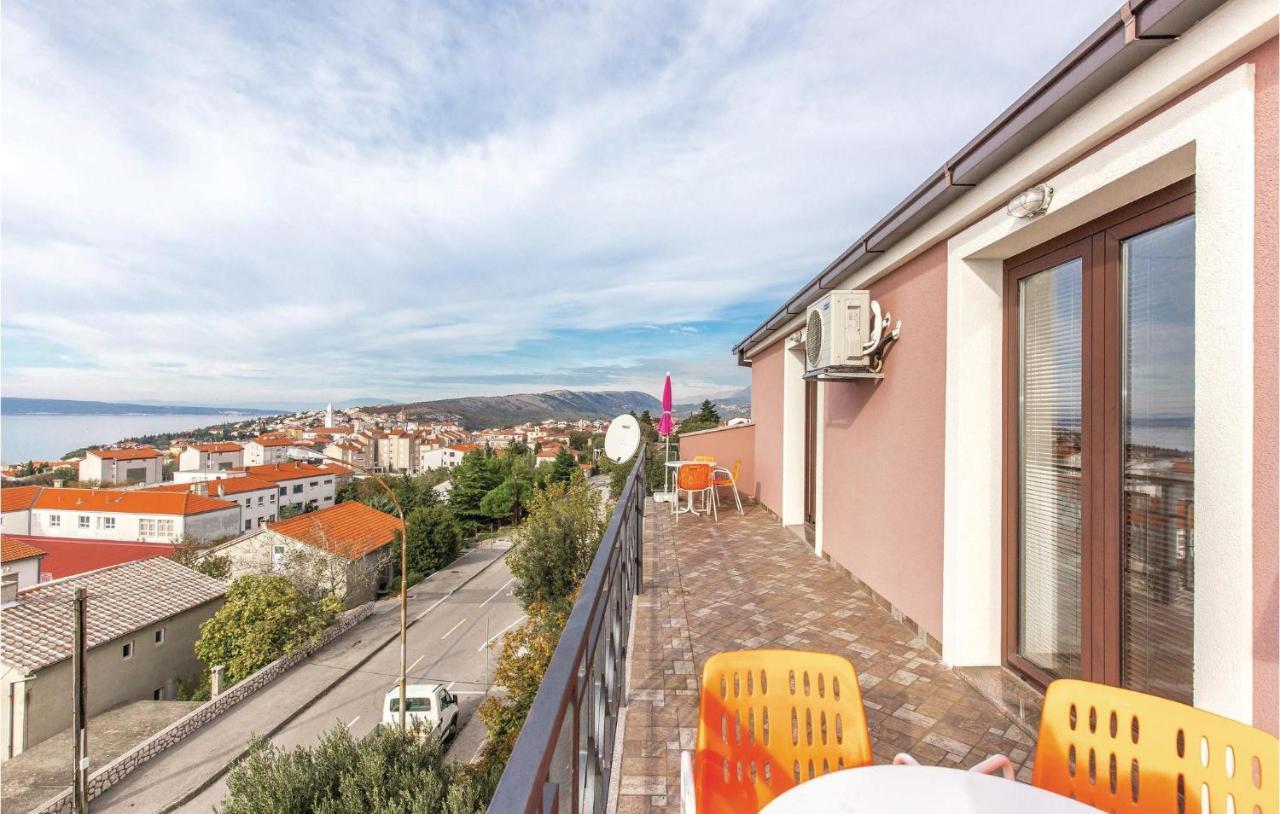 Cozy Apartment In Novi Vinodolski With Kitchen Bagian luar foto